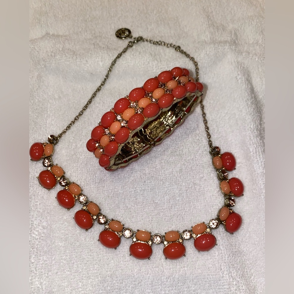 Matching coral necklace/bracelet set